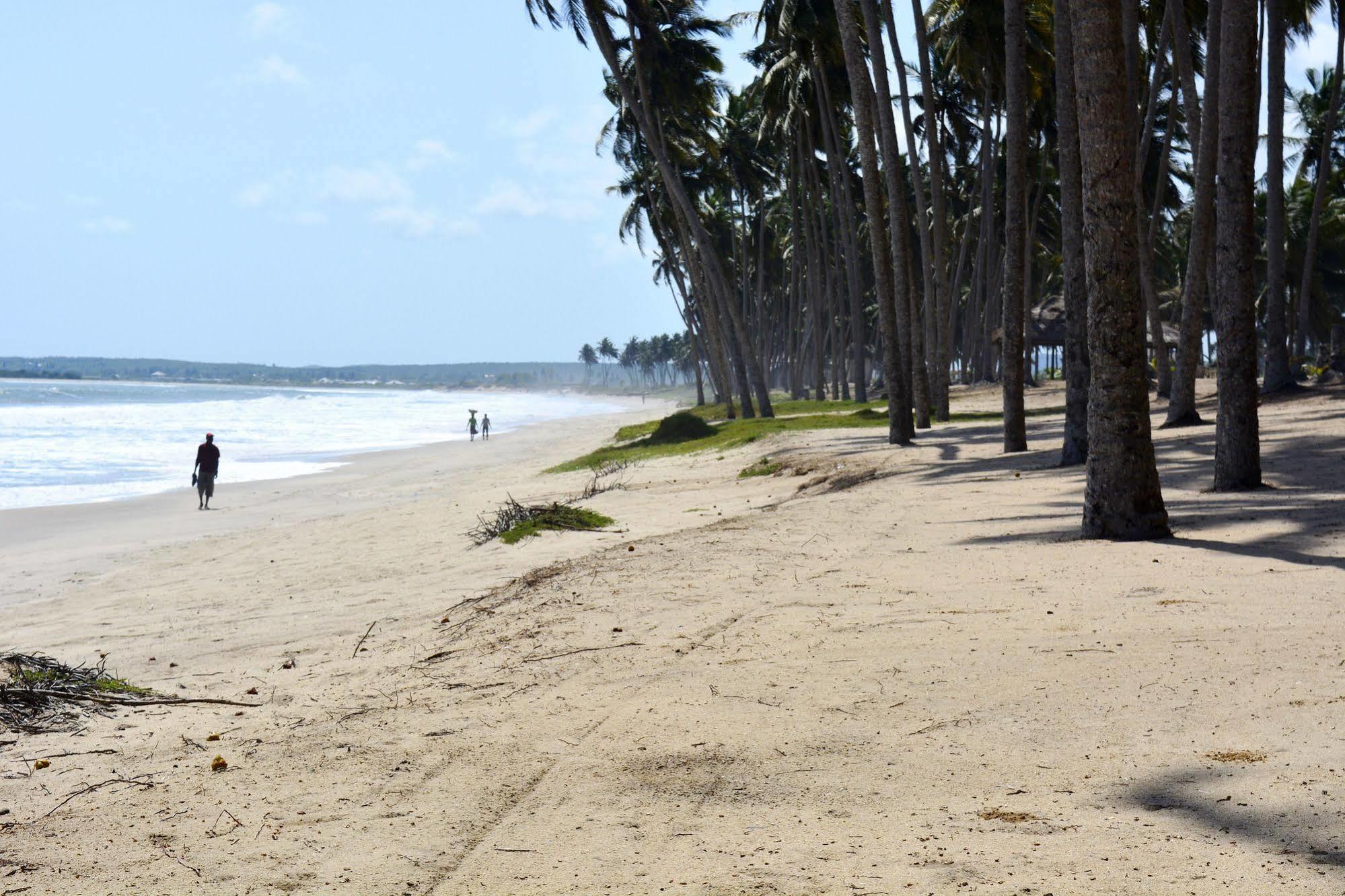 Blue Diamond Beach Resort Apam Экстерьер фото